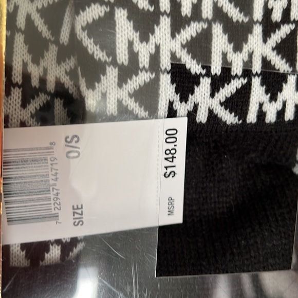 NWT Michael Kors 3 PCs Set Scraf, Hat, and Gloves main image 5